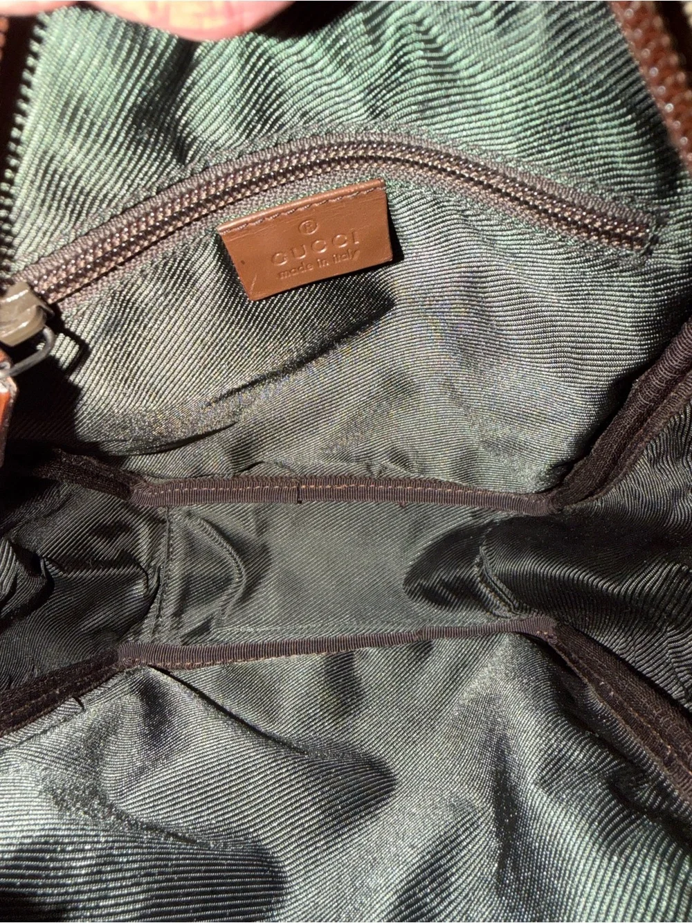 Gucci compact messenger